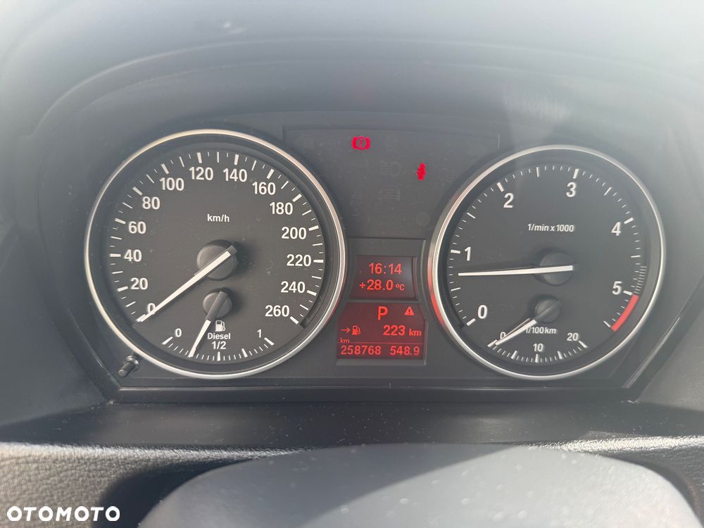 BMW X1 xDrive20d - 11