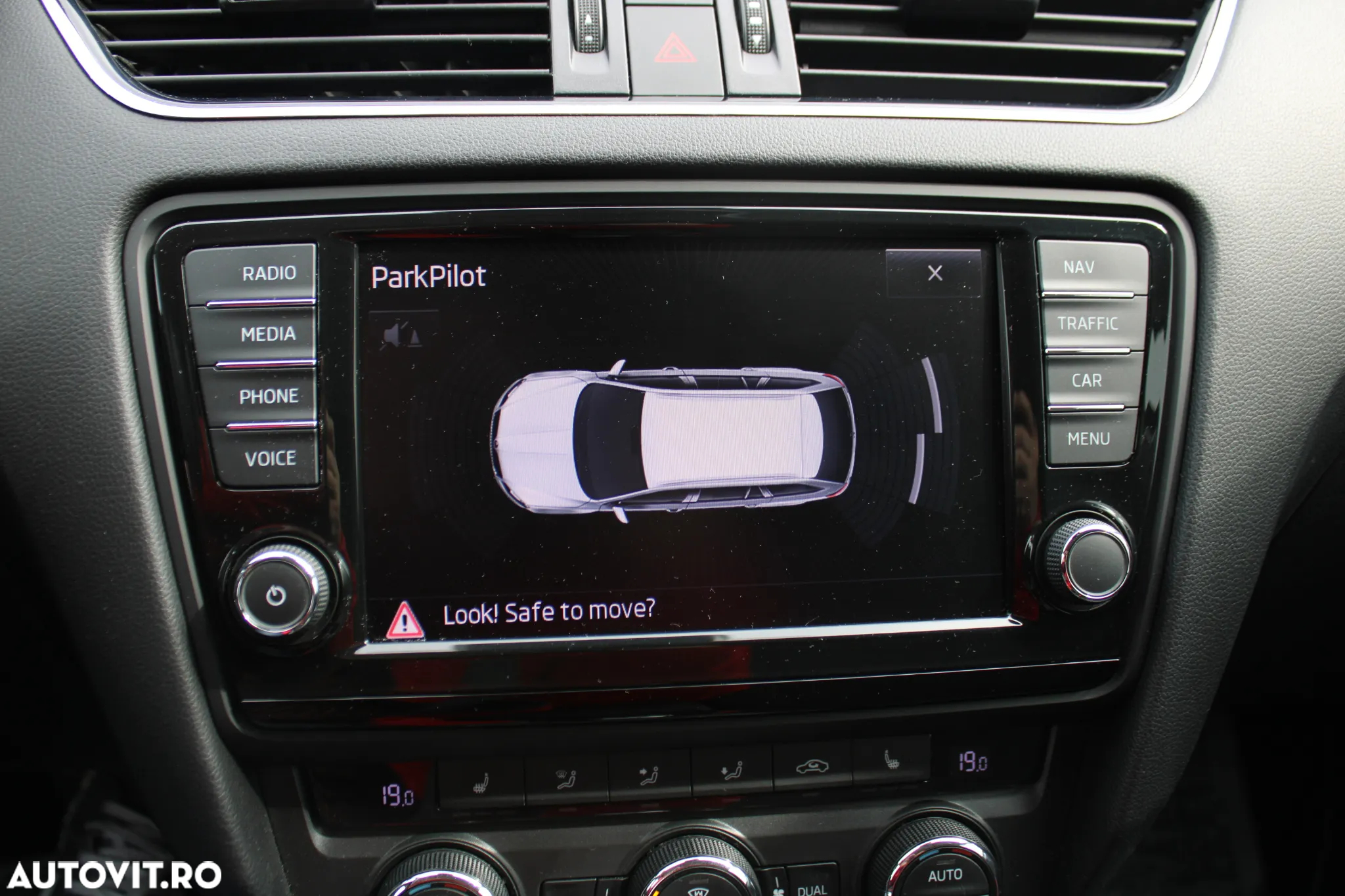 Skoda Octavia 1.4 TSI ELEGANCE DSG - 21