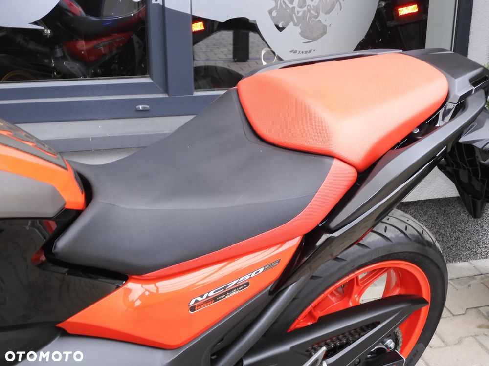 Honda NC - 27