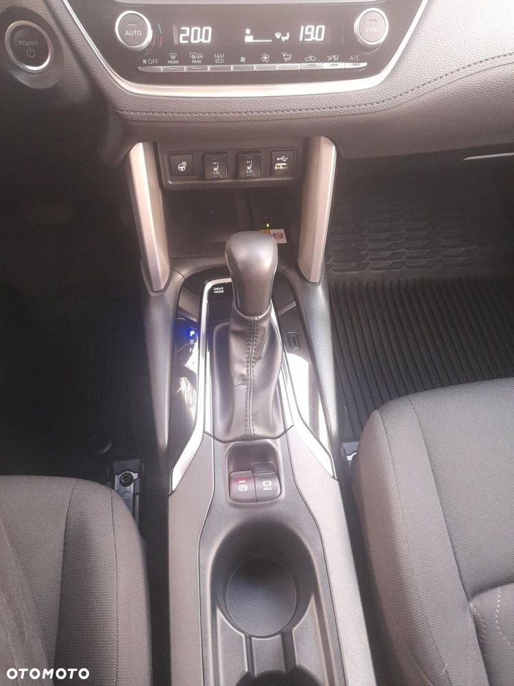 Toyota Corolla Cross - 17