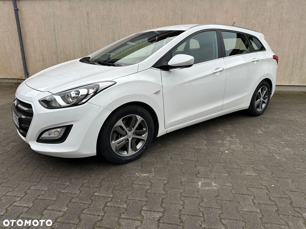 Hyundai i30 blue Kombi 1.6 GDi Passion - 2