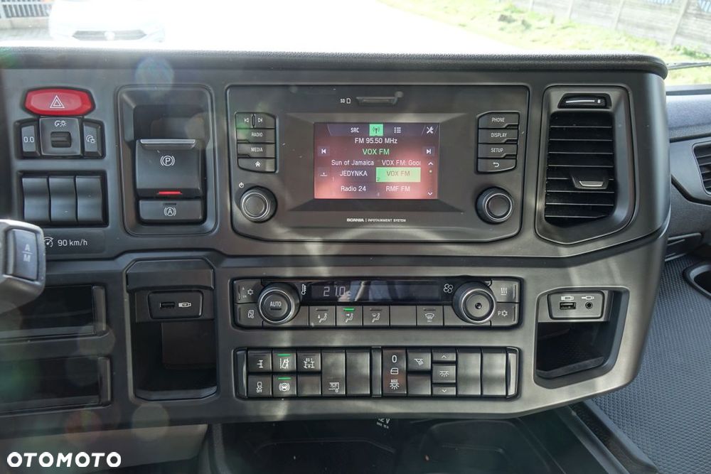 Scania R500 NGS / EURO 6 / STANDARD / AUTOMAT / RETARDER / 2 ZBIORNIKI / KLIMATYZACJA POSTOJOWA / LODÓWKA - 25