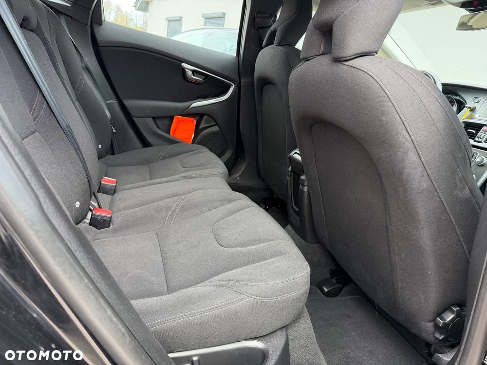 Volvo V40 D4 Kinetic - 13