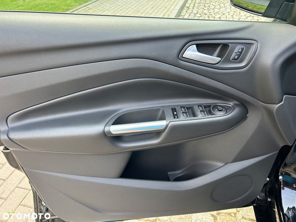 Ford Kuga 1.5 EcoBoost 2x4 Titanium - 31