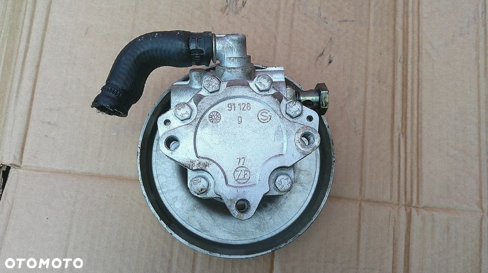 AUDI A4 B6 2.4 POMPA WSPOMAGANIA - 2