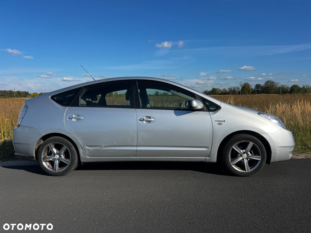 Toyota Prius 1.5 VVT-i Sol - 3
