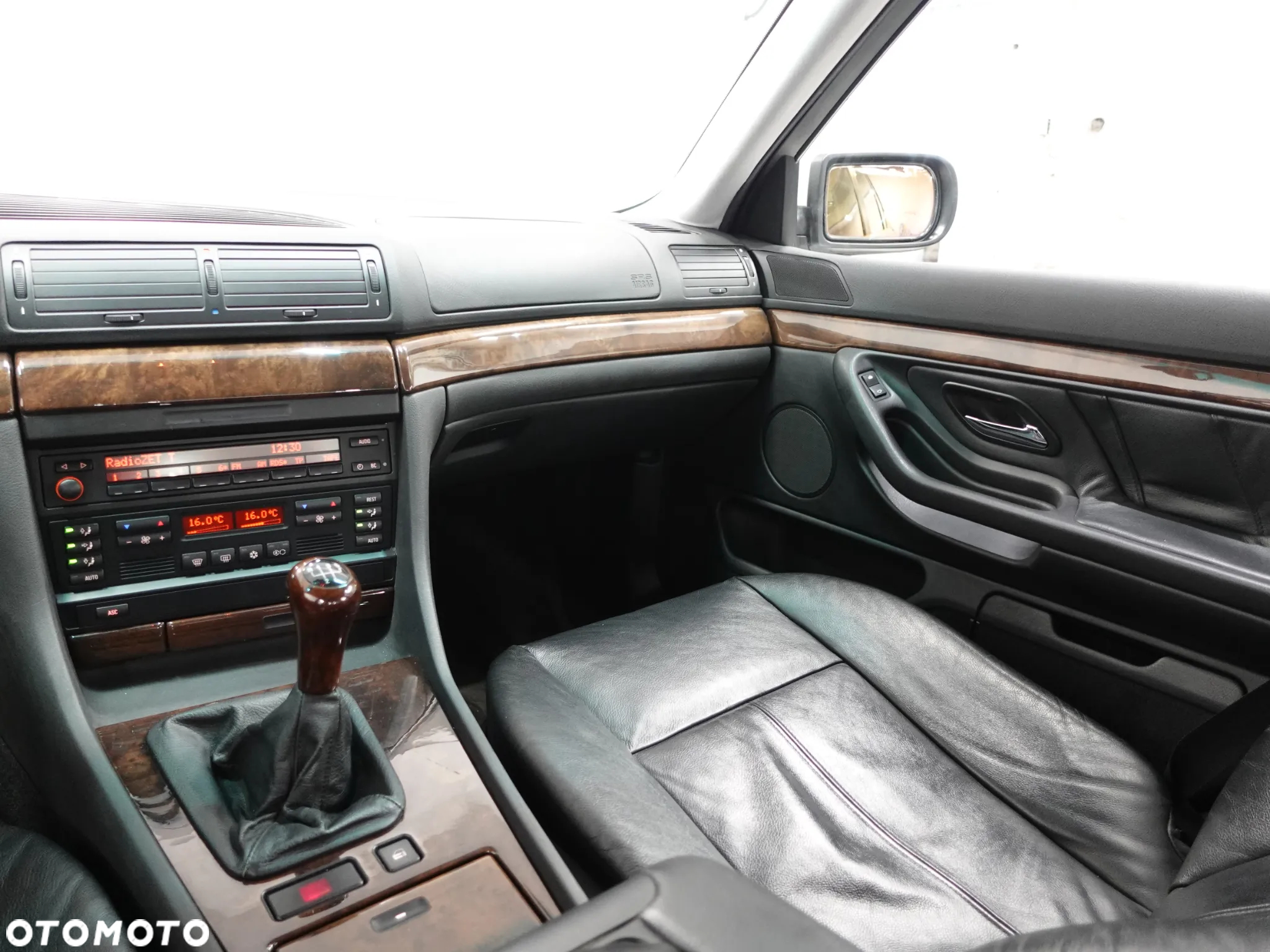 BMW Seria 7 728i - 31