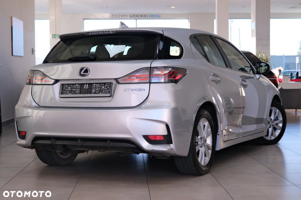 Lexus CT - 8