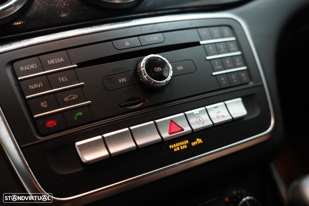 Mercedes-Benz CLA 180 d Shooting Brake Urban - 12