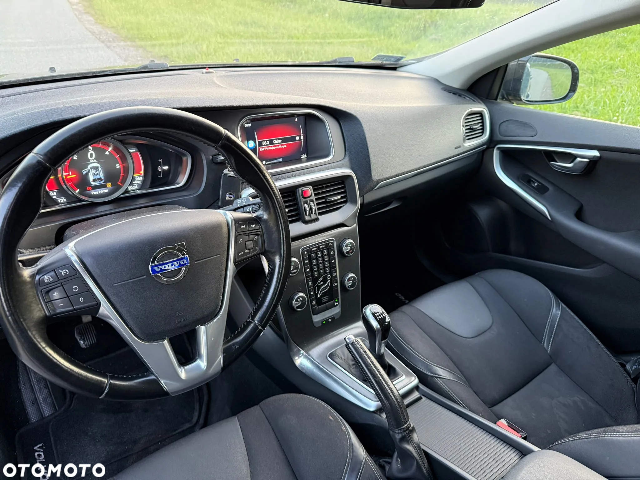 Volvo V40 D4 Drive-E Momentum - 13