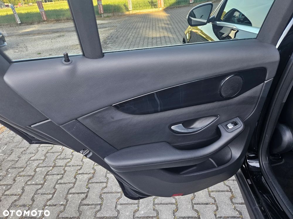 Mercedes-Benz GLC 300 e 4-Matic - 16