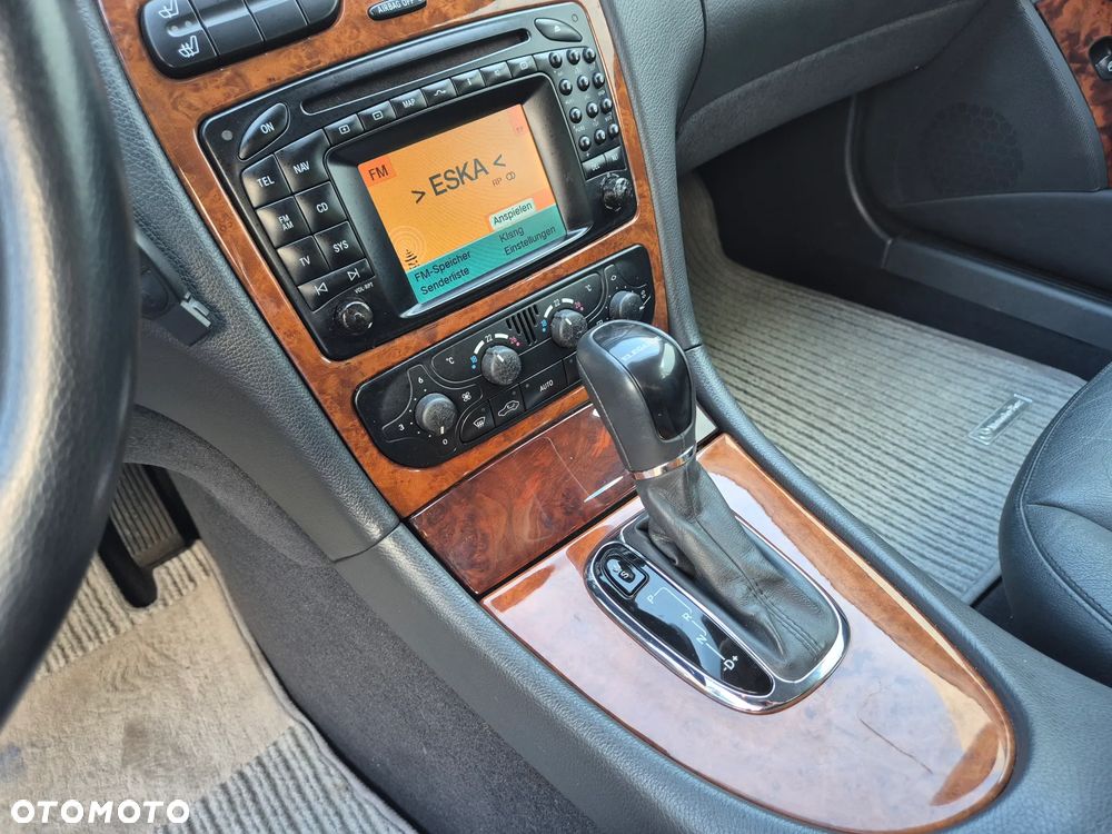 Mercedes-Benz CLK 240 Avantgarde - 37