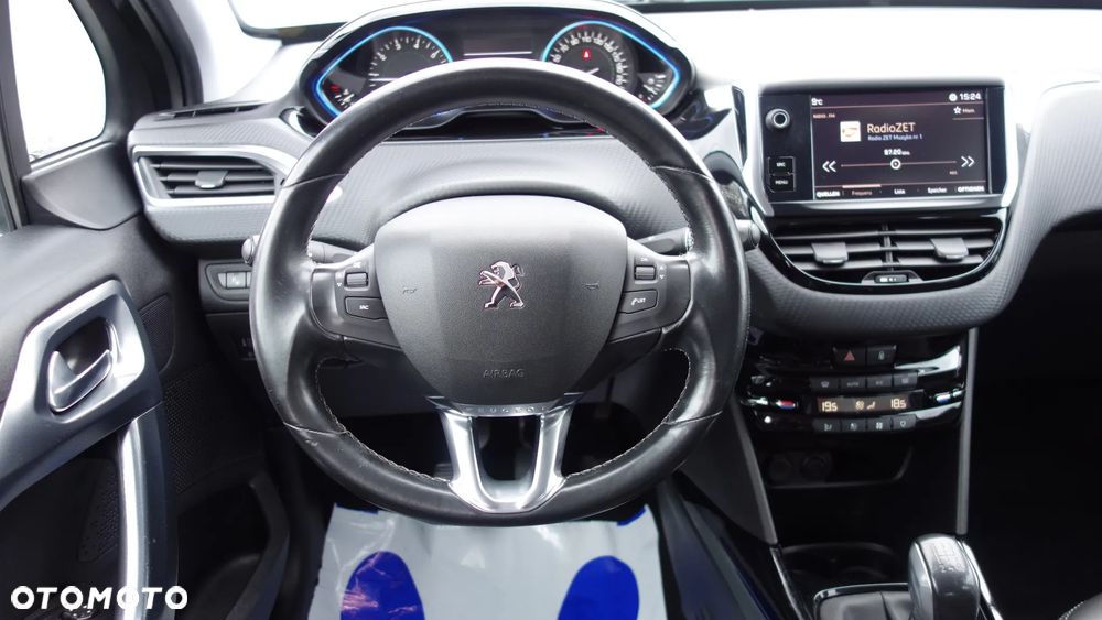 Peugeot 2008 1.2 Pure Tech Allure S&S - 21