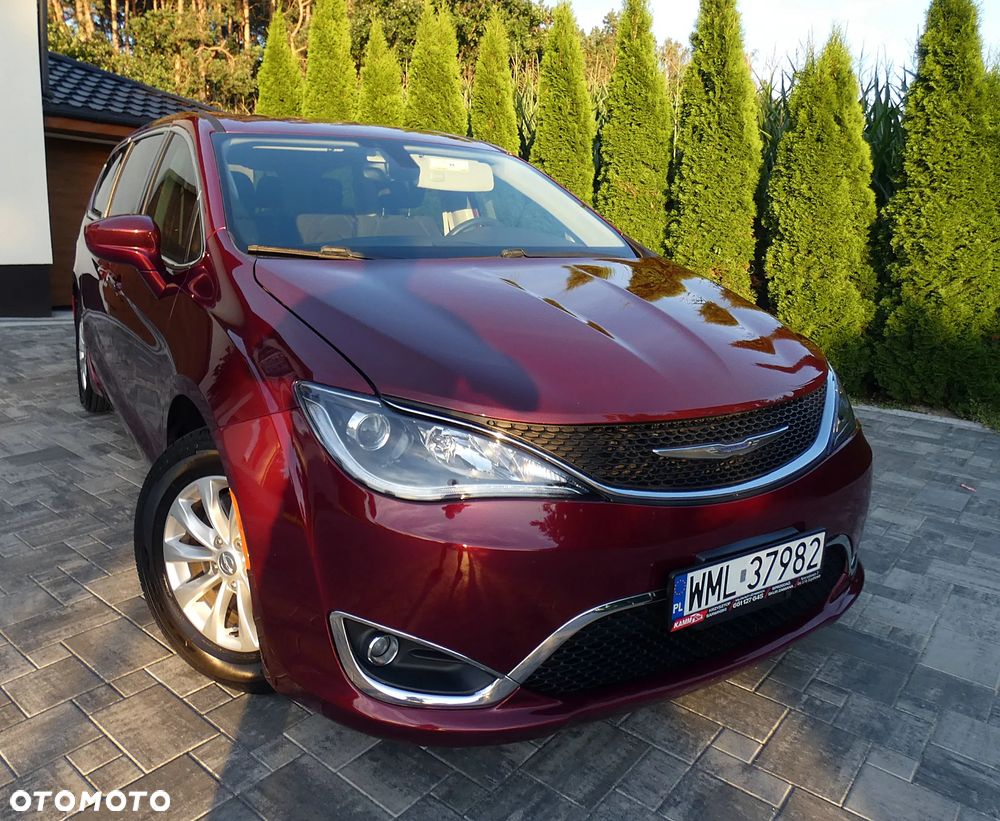 Chrysler Pacifica - 34