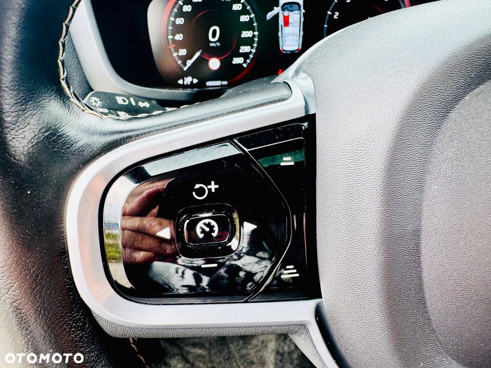 Volvo V60 B3 B R-Design - 38