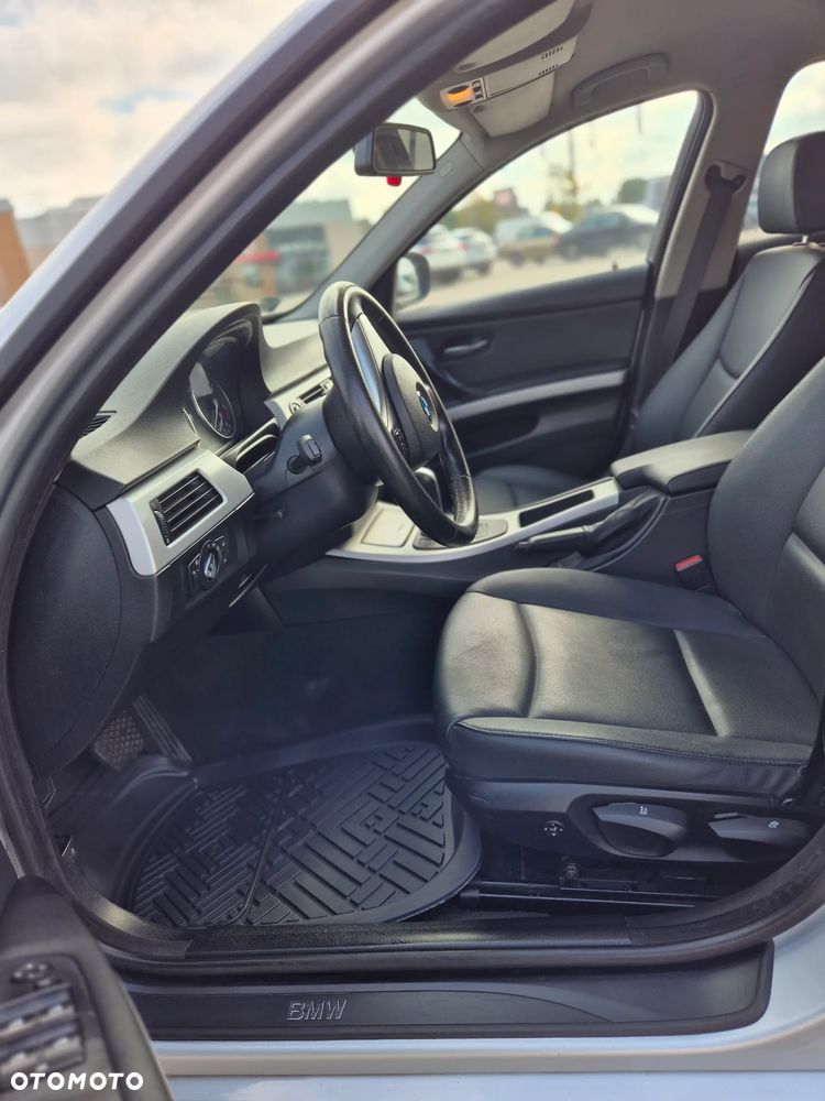 BMW Seria 3 - 32