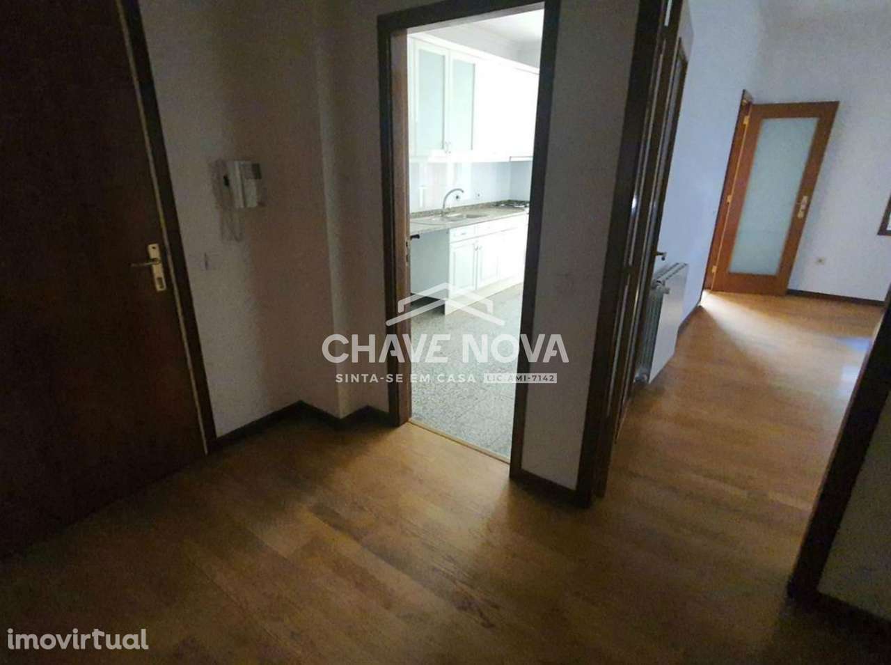 T3 c/ Varanda em Vilar de Andorinho - Grande imagem: 2/9