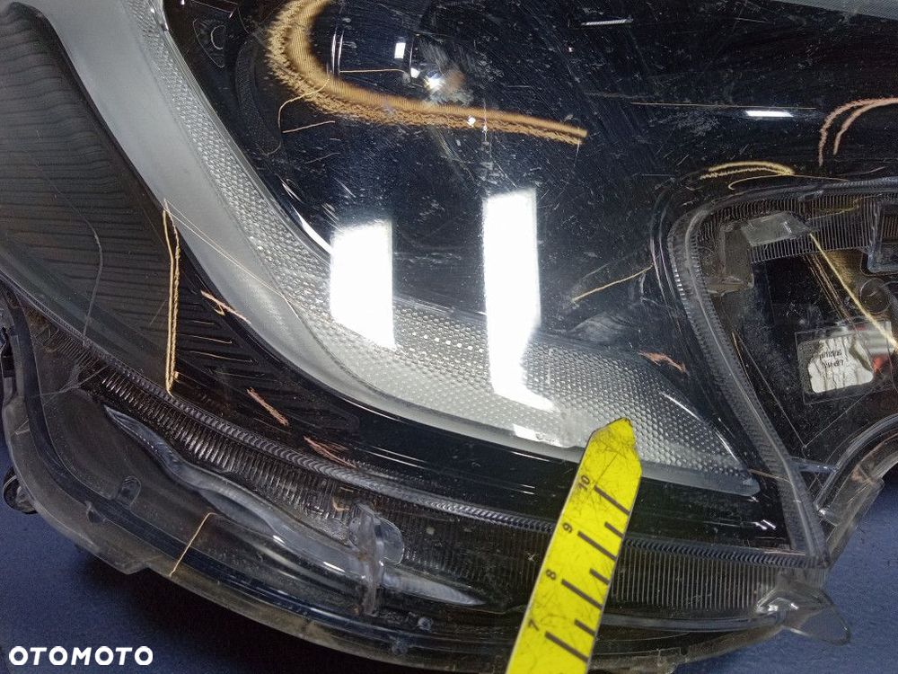 TOYOTA COROLLA E21 LIFT HB REFLEKTOR PRAWY LAMPA PRZÓD LED EU 81110-02X10 - 11