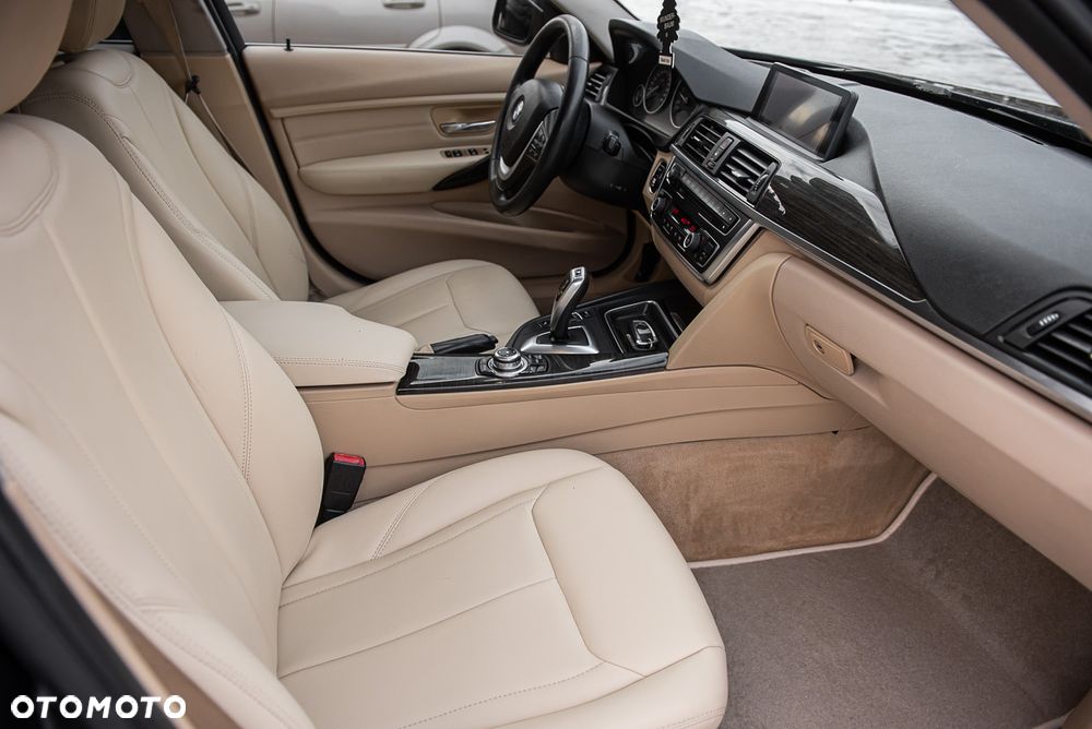 BMW Seria 3 320d Luxury Line - 29