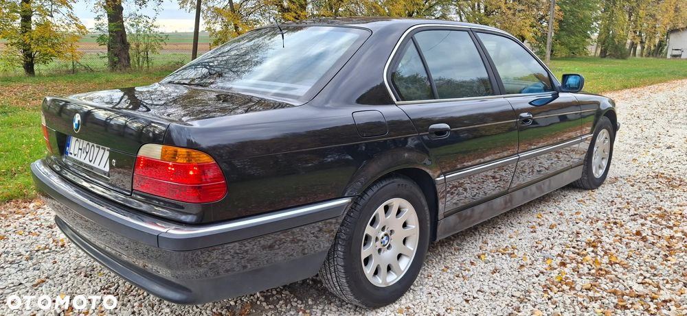 BMW Seria 7 735i L - 27