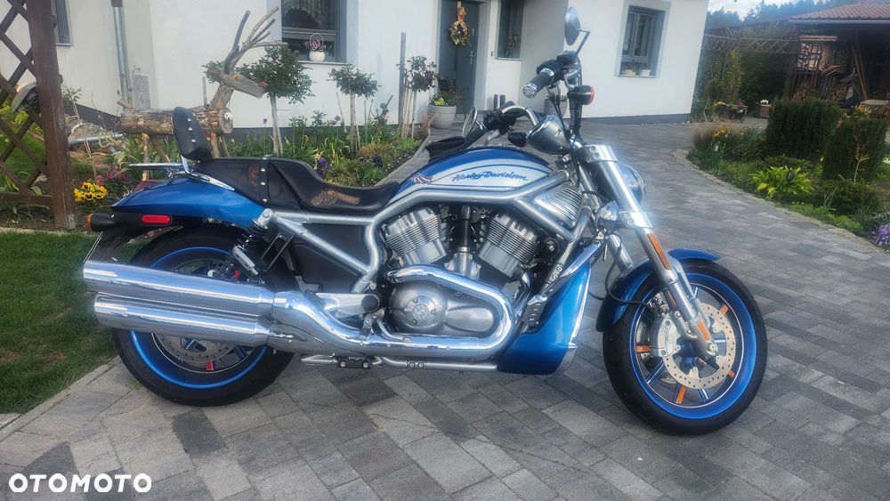 Harley-Davidson V-Rod Street Rod - 1
