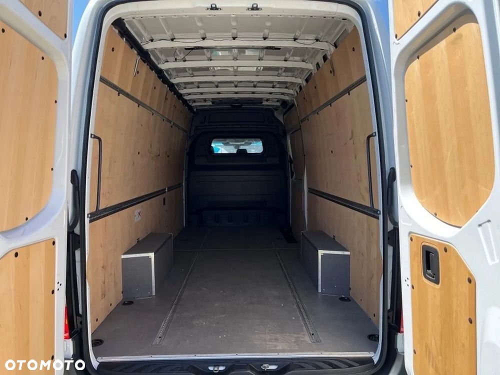 Mercedes-Benz Sprinter - 5