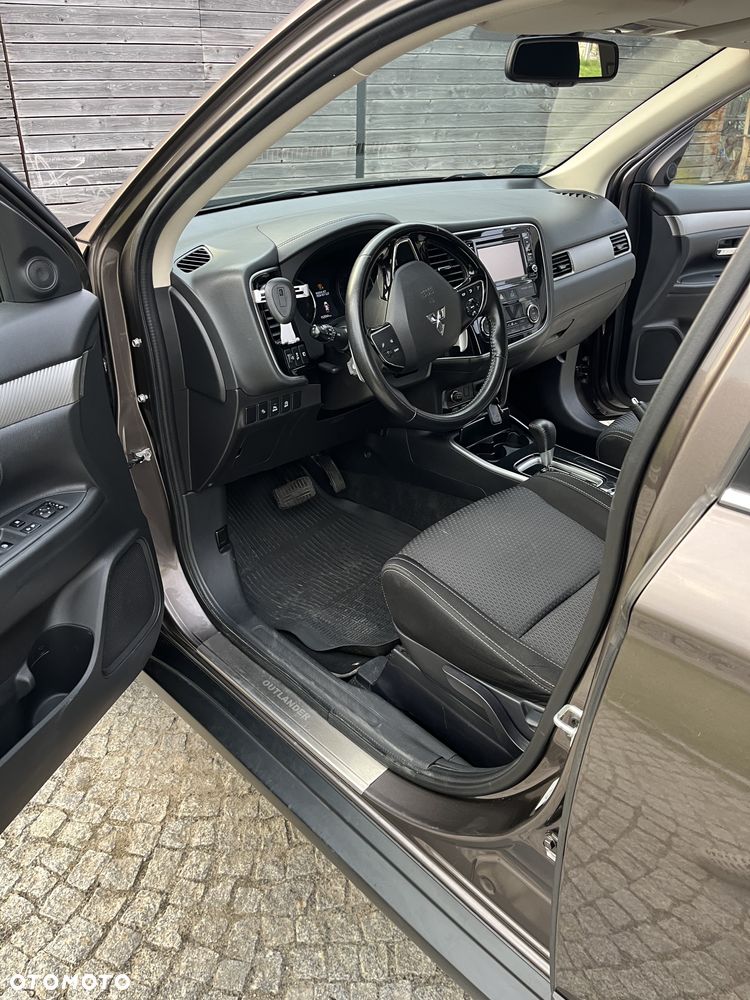 Mitsubishi Outlander 2.0 Intense 4WD CVT - 10