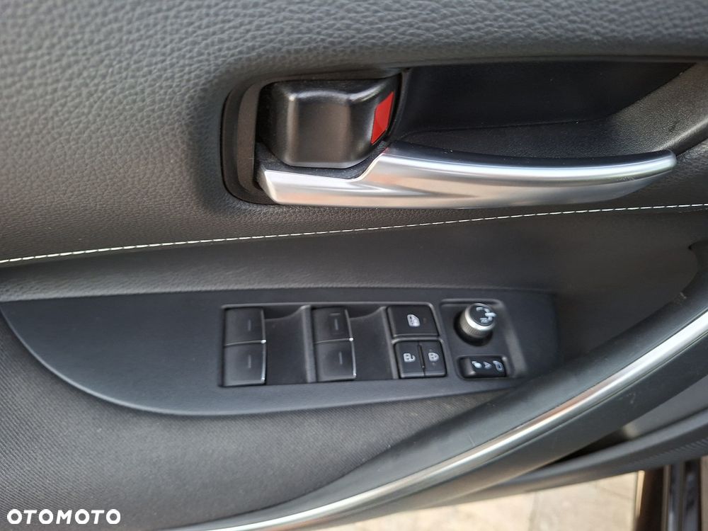 Suzuki Swace 1.8 Hybrid Premium Plus CVT - 12