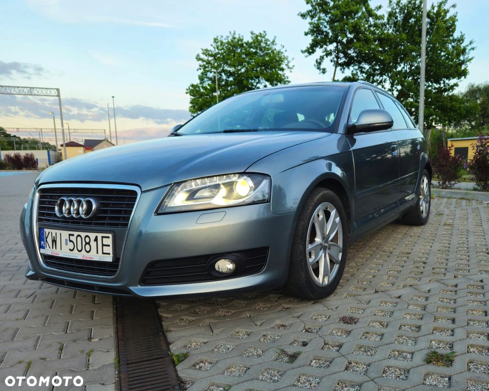 Audi A3 Sportback 1.6 TDI DPF Ambiente - 1