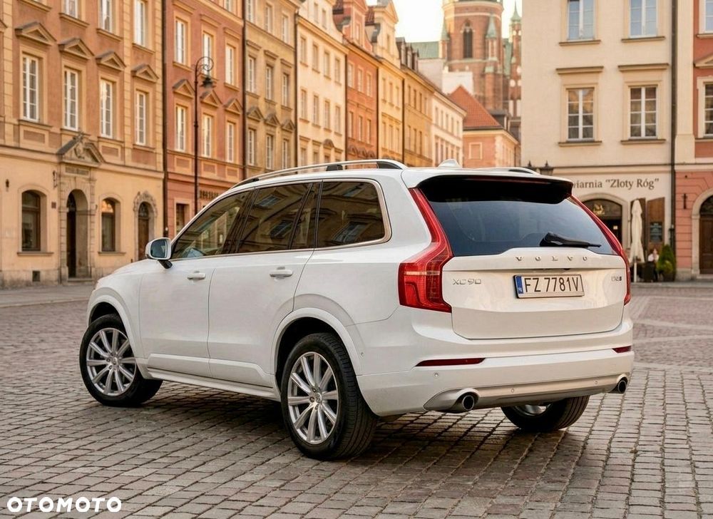 Volvo XC 90 D5 AWD Geartronic Momentum - 2