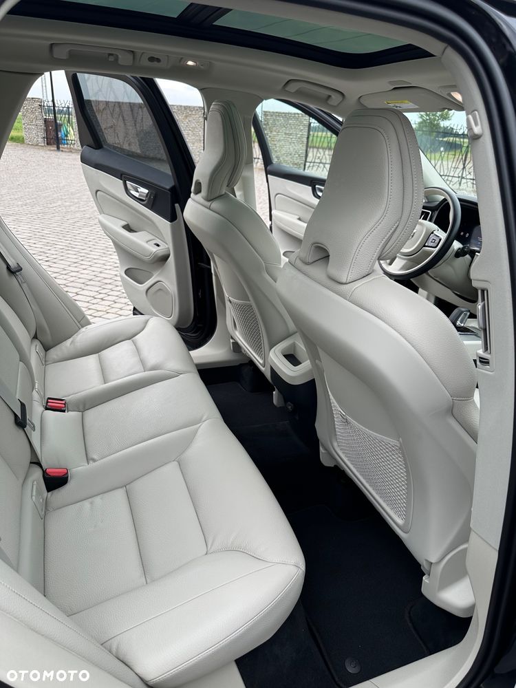 Volvo XC 60 B5 B AWD R-Design - 10
