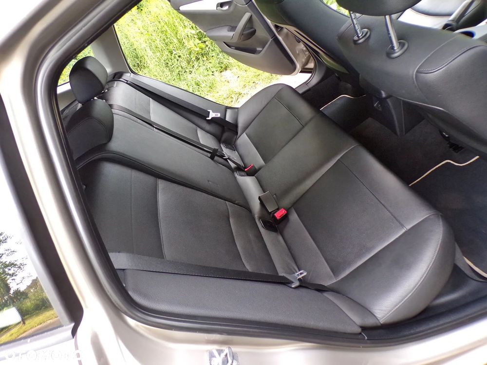 BMW X1 ver-sdrive18i-xline - 27