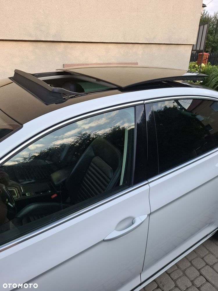 Volkswagen Passat - 4