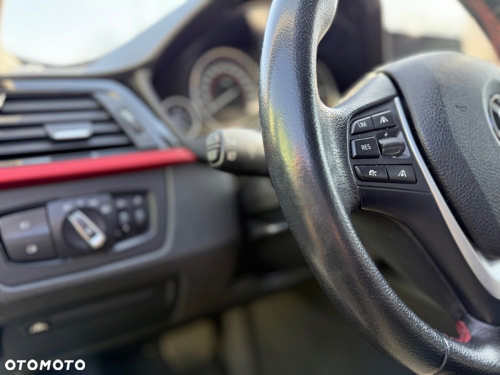 BMW Seria 3 320d Sport Line - 23