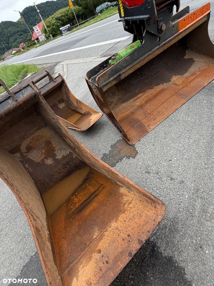 Yanmar VIO50-6A Koparka Gąsienicowa 5 ton jak Nowa z Salonu 2018 rok. 1900 mtg. Szybko-złącze. Łyżka uchylna Hydraulicznie. 3 łyżki Oryginalne skandynawskiego typu. Yanmar silnik 4 cylindry! Maszyna z Norwegii. DEKRA 2026rok AKTUALNA! Dokumentacja! Pompa ON. ani deka luzów i wycieków! OKAZJA Linia Hydr. Plus. Długie ramię PLUS. Oświetlenie LED. Gąski bardzo ładne. Wielka Okazja! Pełne sterowanie z dżojstików!! - 18
