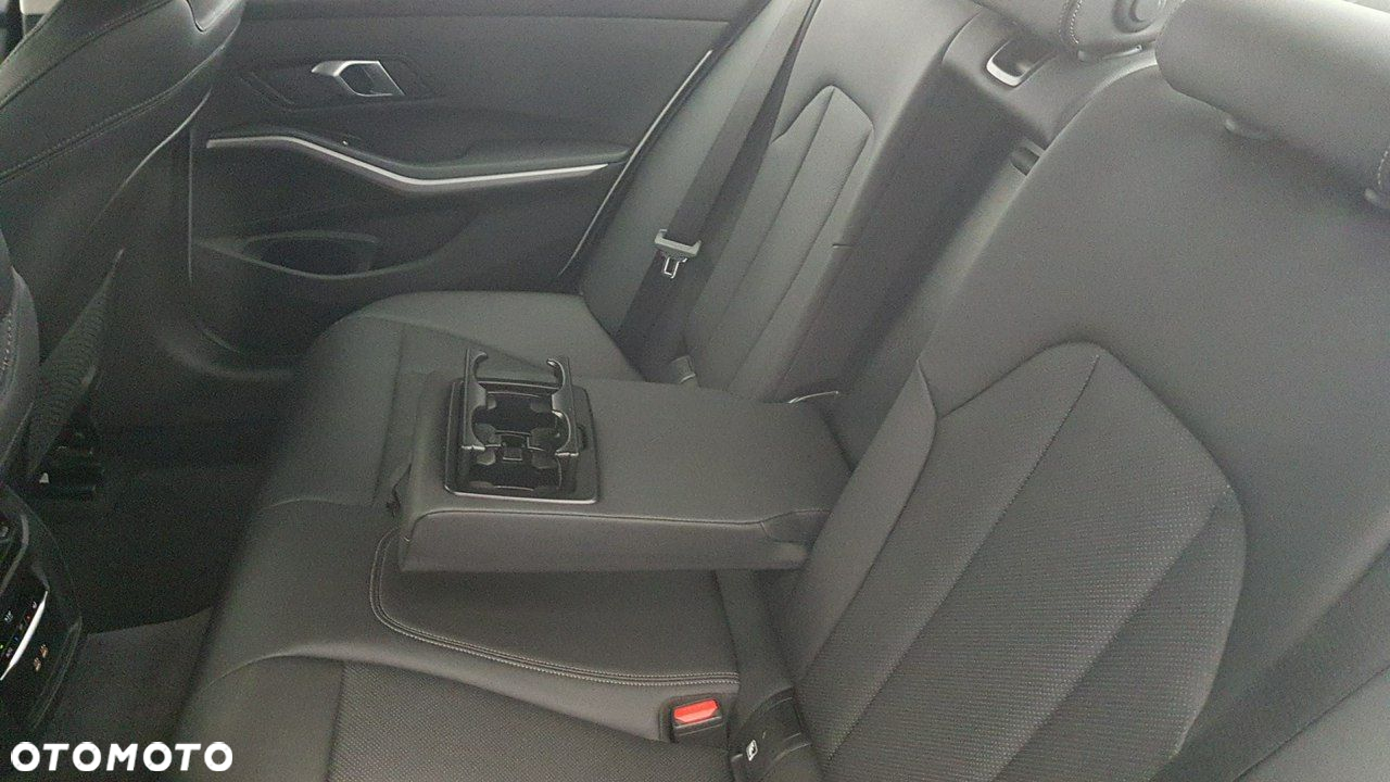 BMW Seria 3 - 22
