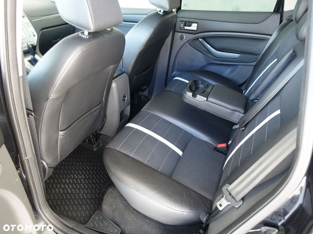 Ford Kuga 2.5 4x4 Titanium - 16