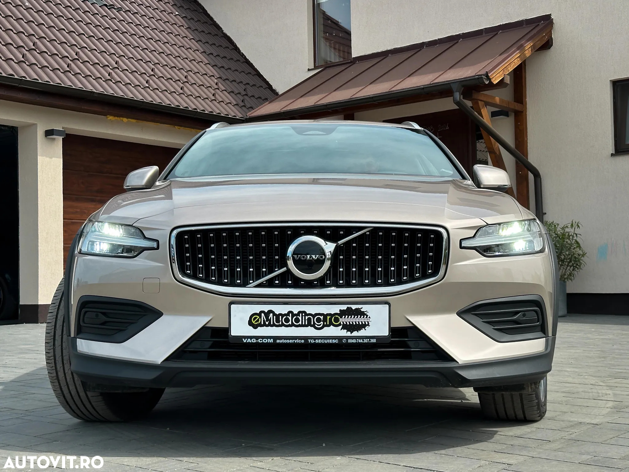 Volvo V60 Cross Country B5 B AWD - 3