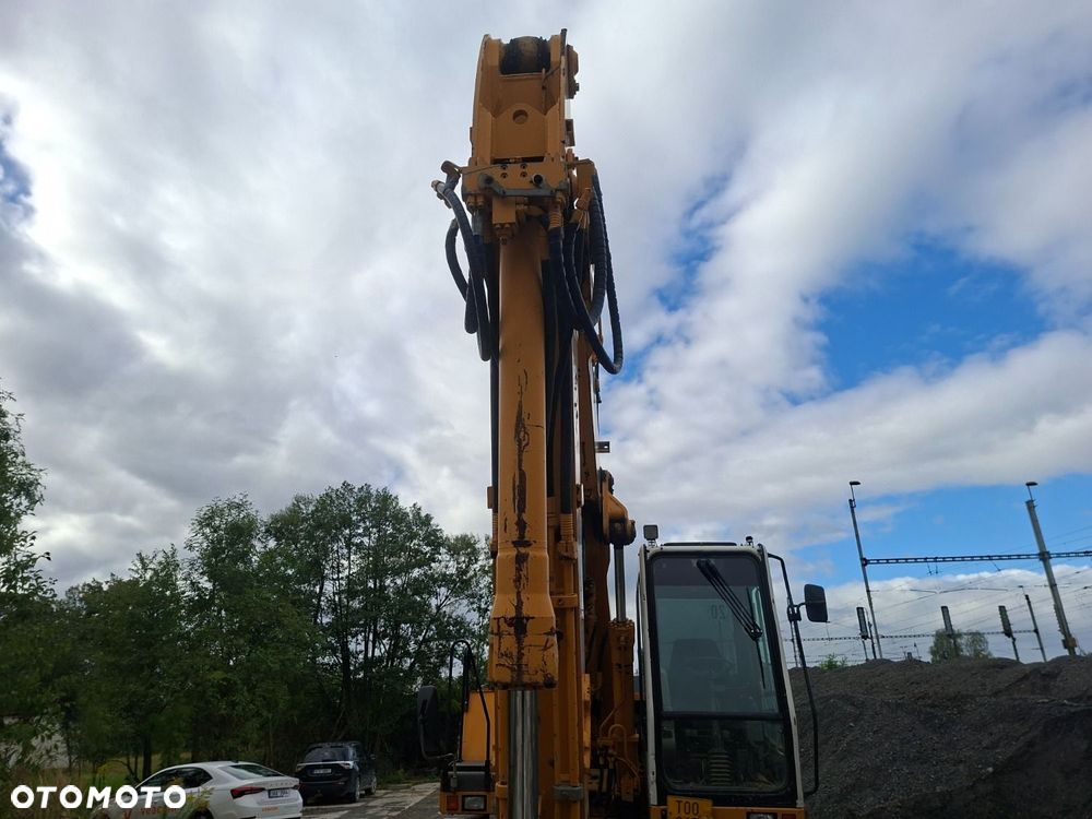 Liebherr A 900 B 4X4 - 28