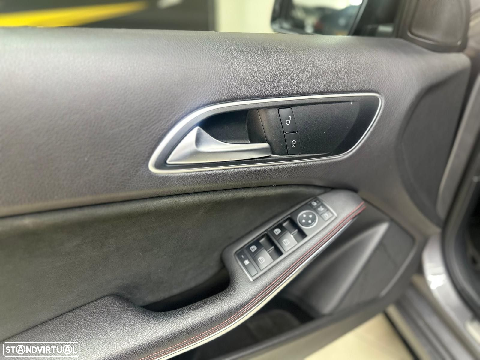 Mercedes-Benz A 180 AMG Line - 18