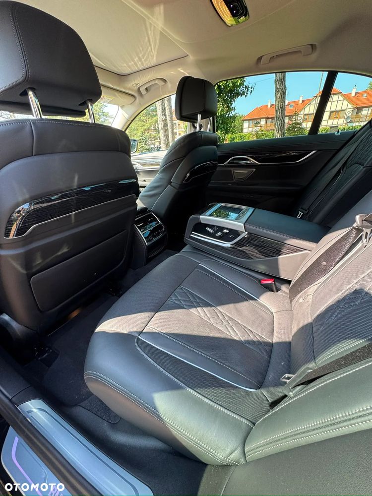 BMW Seria 7 - 17