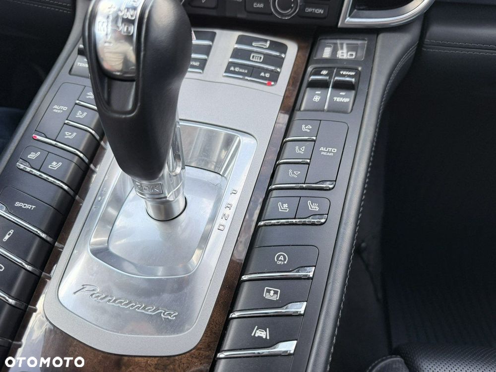 Porsche Panamera Turbo Executive - 36
