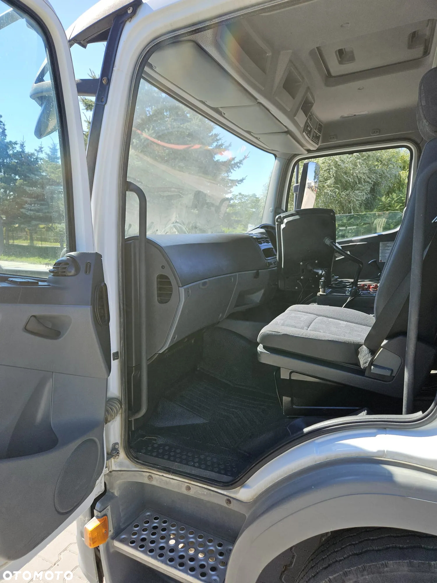 Mercedes-Benz ATEGO - 12
