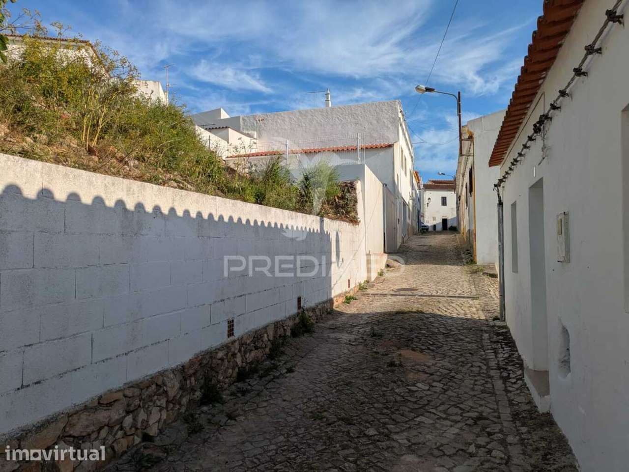 TERRENO URBANO COM VIABILIDADE DE CONSTRUÇÃO EM PADERNE - Grande imagem: 2/11