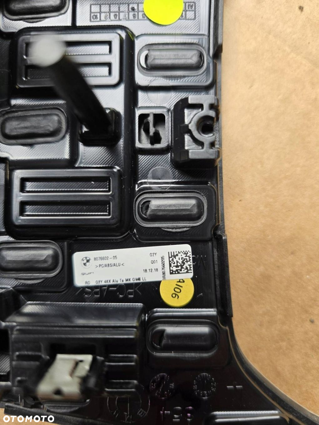 RAMKA DEKOR CARBON USB 6807232 BMW 3 G20 G21 - 7