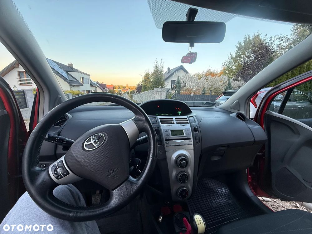 Toyota Yaris 1.3 Terra - 11