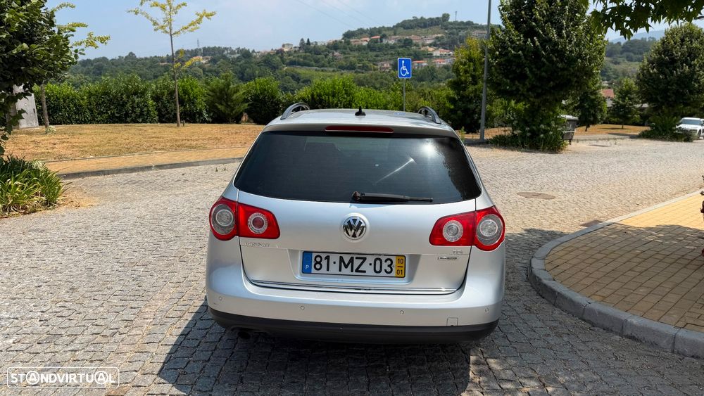 VW Passat 1.6 TDI BlueMotion Highline - 4