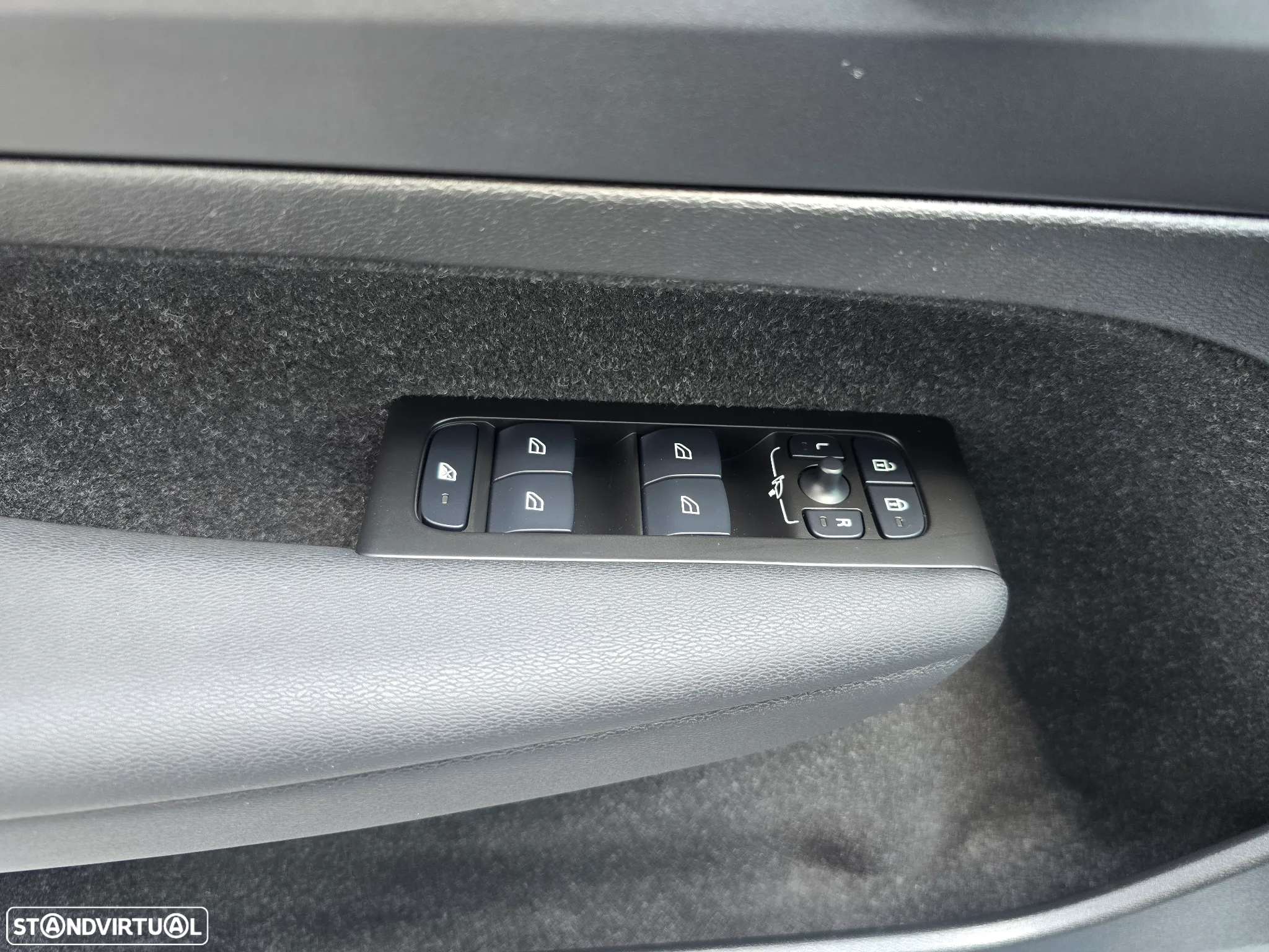 Volvo XC 40 1.5 T5 PHEV R-Design - 26