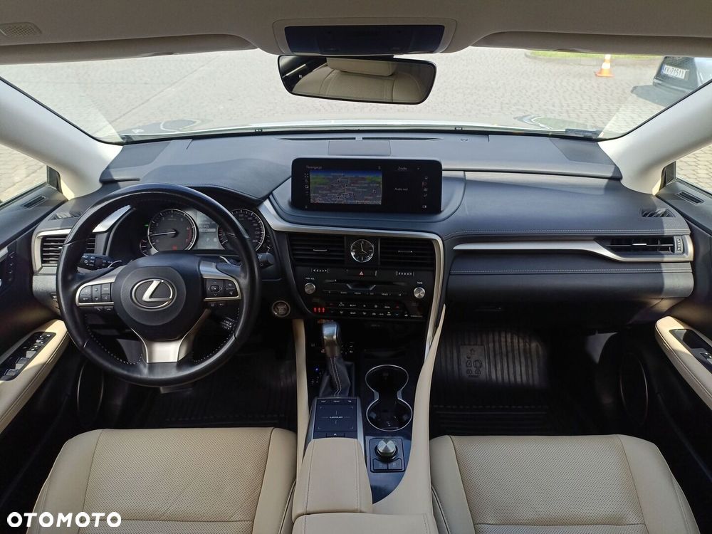 Lexus RX - 9