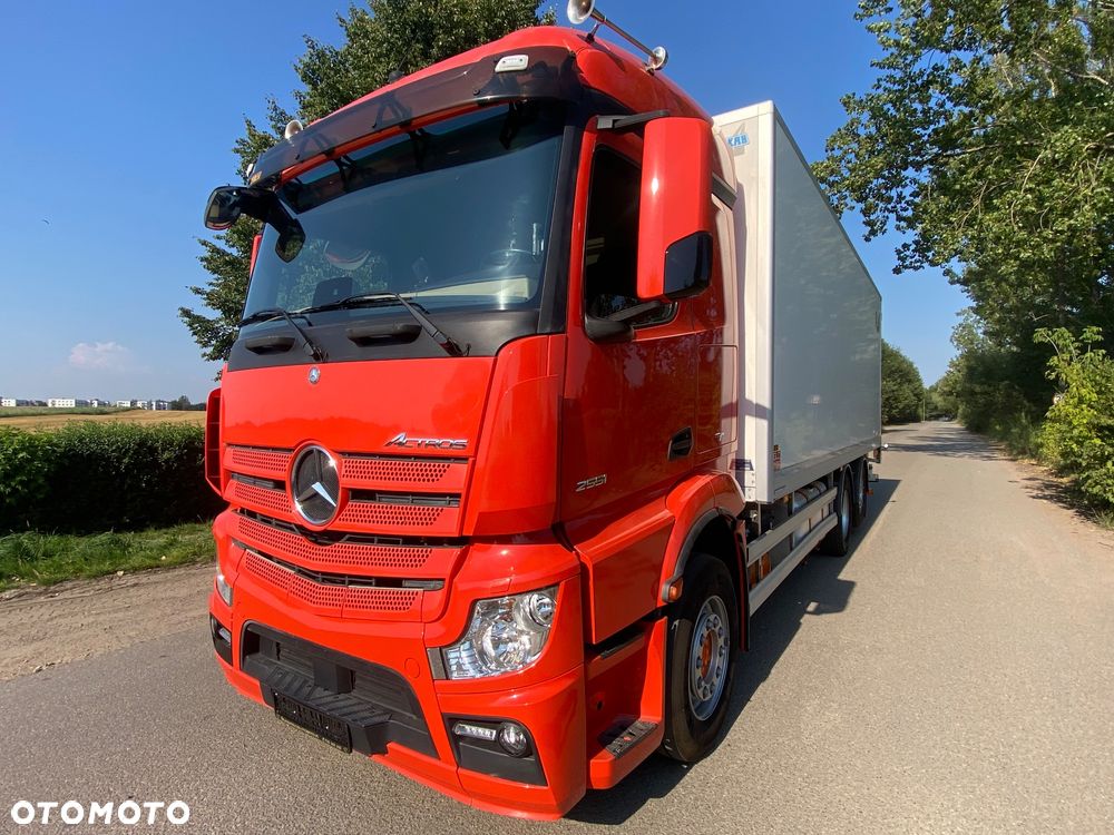 Mercedes-Benz ACTROS 2551 - 16